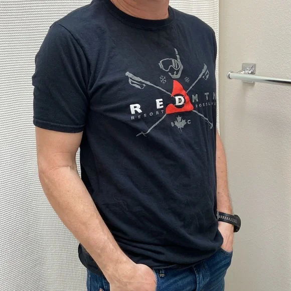 Men’s Gildan Soft Style Canadian Red Mountain Resort Rosasland BC. Size medium. - Picture 2 of 10